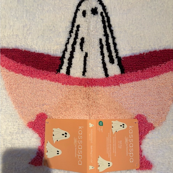 Kassaspa by kassatex 21x34 Bath Mat with Ghost in bathtub Design - Picture 2 of 3